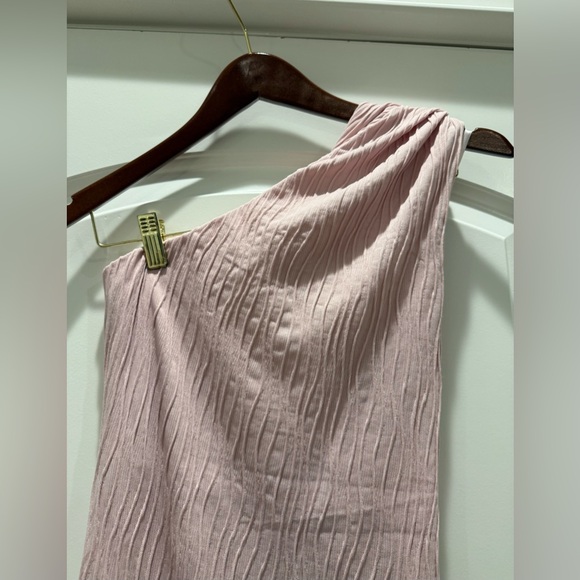 Selfie Leslie One Shoulder Blush Dress - Picture 7 of 7